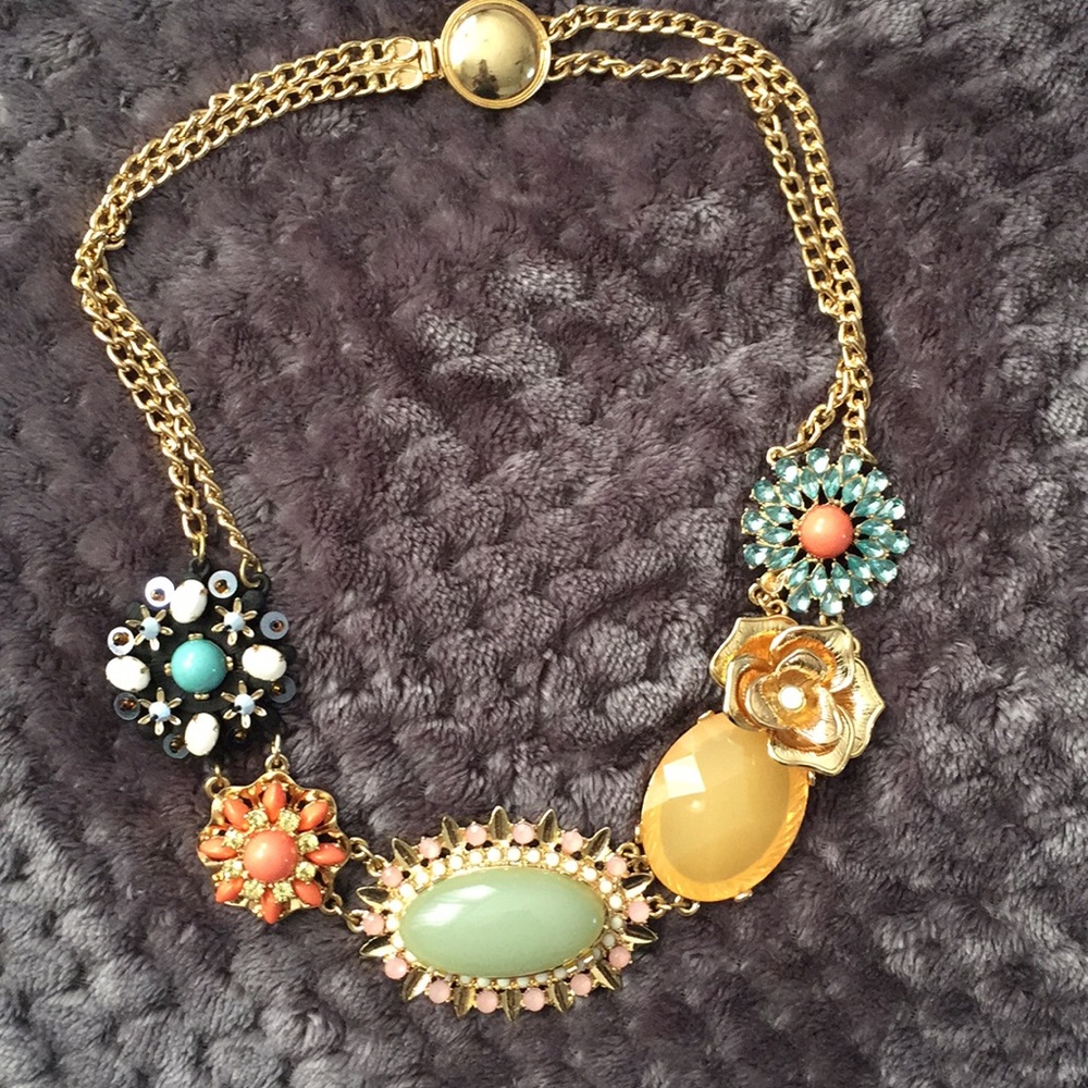 Statement necklace
